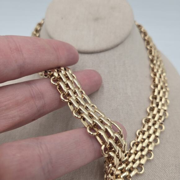 Gold Tone Interlocking Woven Weave Necklace Heavy Chain Metal Chic Choker 18" - Picture 2 of 5